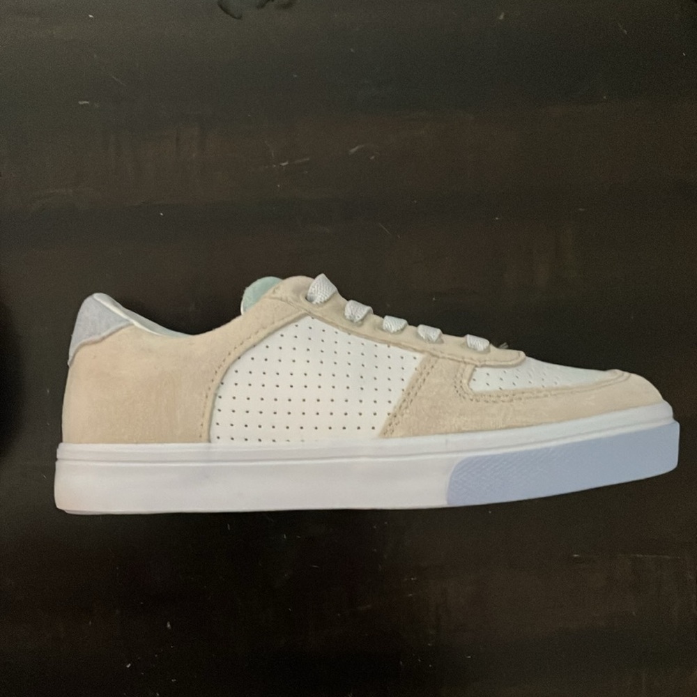 NWT (taken off for pictures) COLORBLOCKED SNEAKER by Janie & Jack - Picture 6 of 7